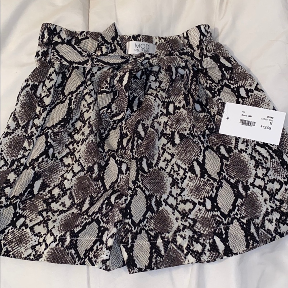 loose fit snake print shorts *NEW W TAGS*